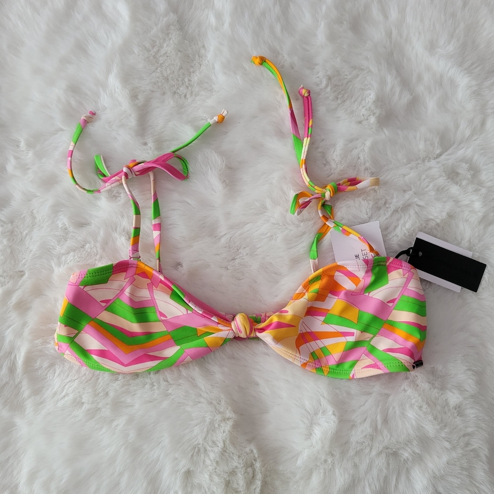 🏝KENDALL AND KYLIE NEW BIKINI TOP SIZE M
